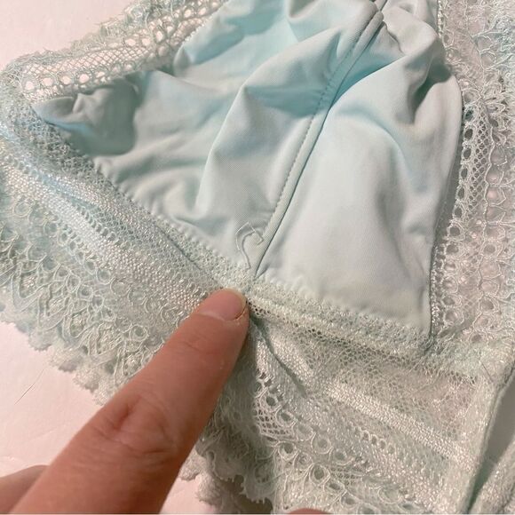 Garage NUE seamless lace triangle Bralette light blue deep V large - Picture 4 of 8